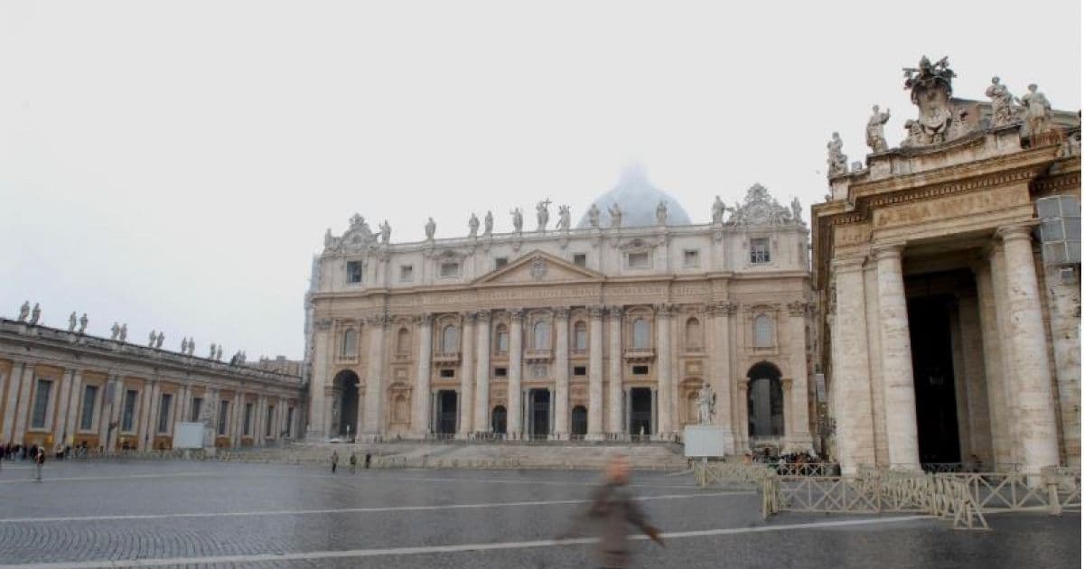 Após mais de dois meses fechada, Basílica de São Pedro é reaberta nesta segunda