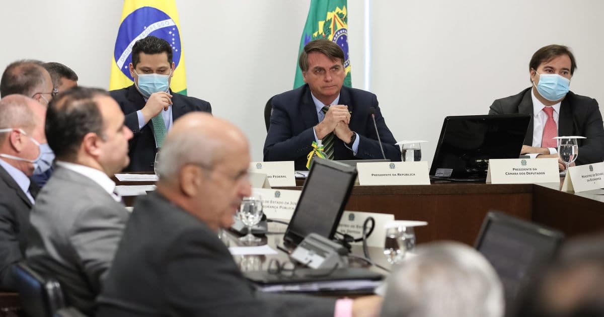 Equipe da PGR avalia que Bolsonaro pode ter cometido crime de advocacia administrativa