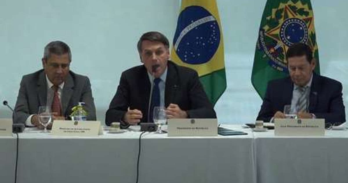 Frase de Bolsonaro sobre dar armas para população é rejeitada por 72%, diz Datafolha