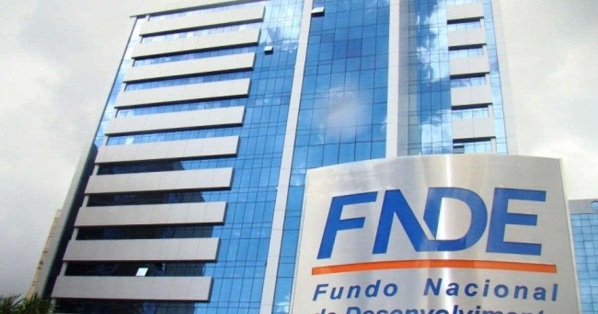 Governo nomeia chefe de gabinete de senador do PP para presidência do FNDE