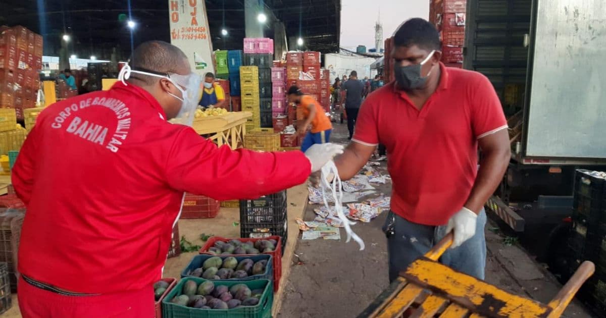 Corpo de Bombeiros Militar da Bahia distribui 6 mil máscaras no Ceasa