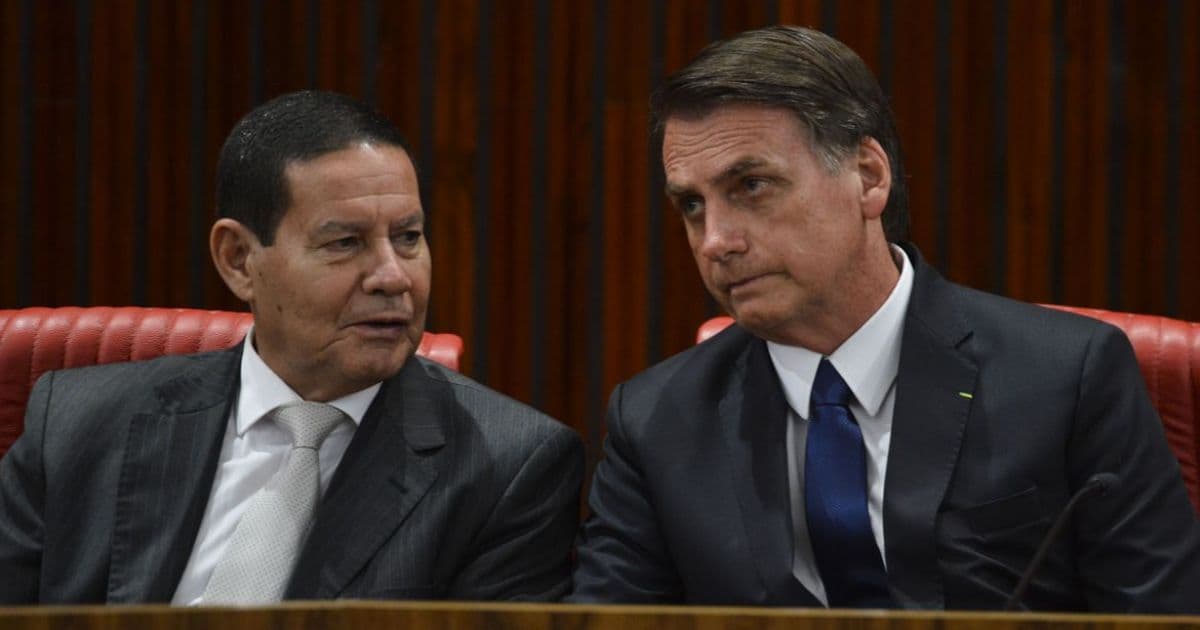 Quatro processos de cassação no TSE oferecem risco a Bolsonaro e Mourão, diz revista