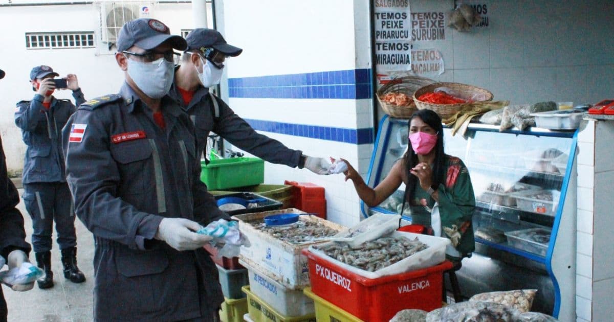 Ação contra Covid-19 distribui mil máscaras no Mercado de Paripe