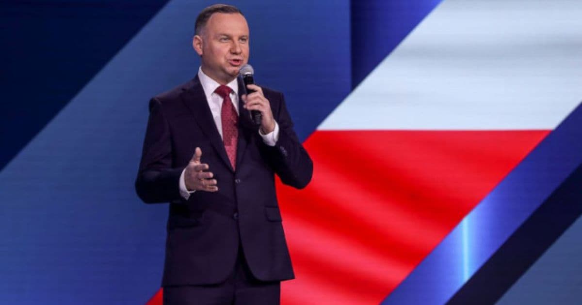 Presidente da Polônia disputará segundo turno com o prefeito de Varsóvia