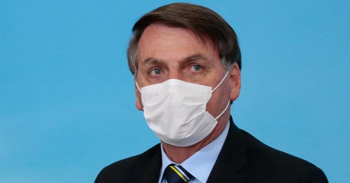 Com vetos, Bolsonaro sanciona lei que obriga uso de máscaras em locais públicos pelo Brasil