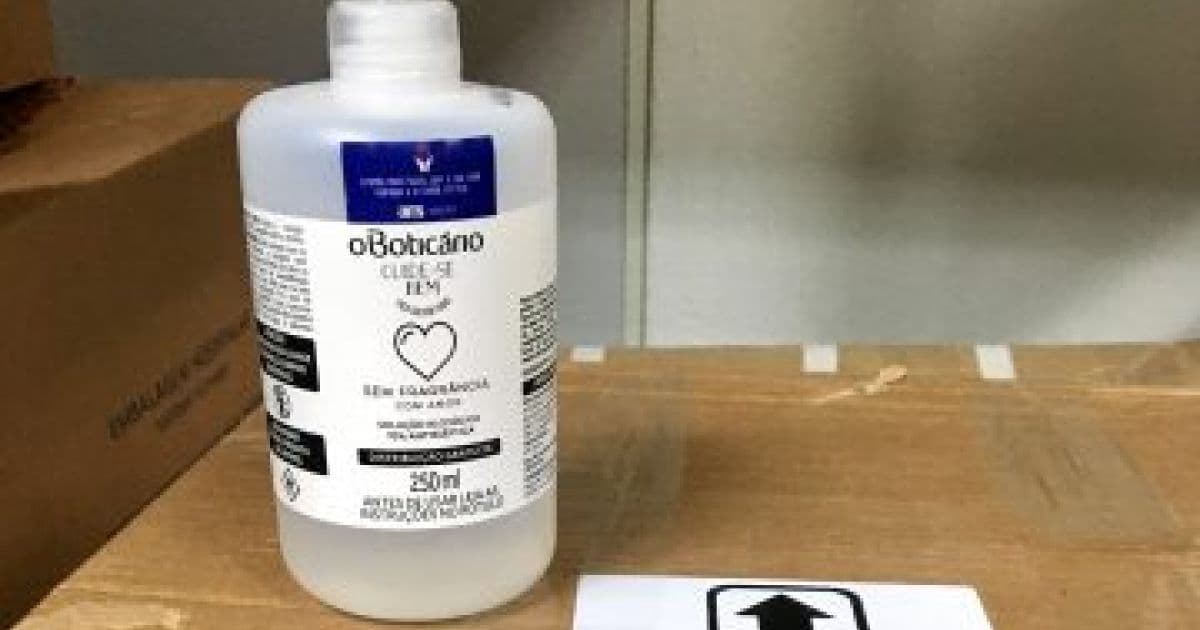 Pacientes recuperados do Hospital Espanhol ganham álcool em gel para uso em casa