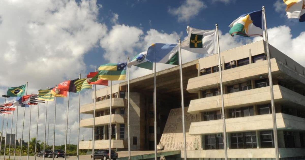 Governo da Bahia quer modificar lei para beneficiar portadores da Covid-19