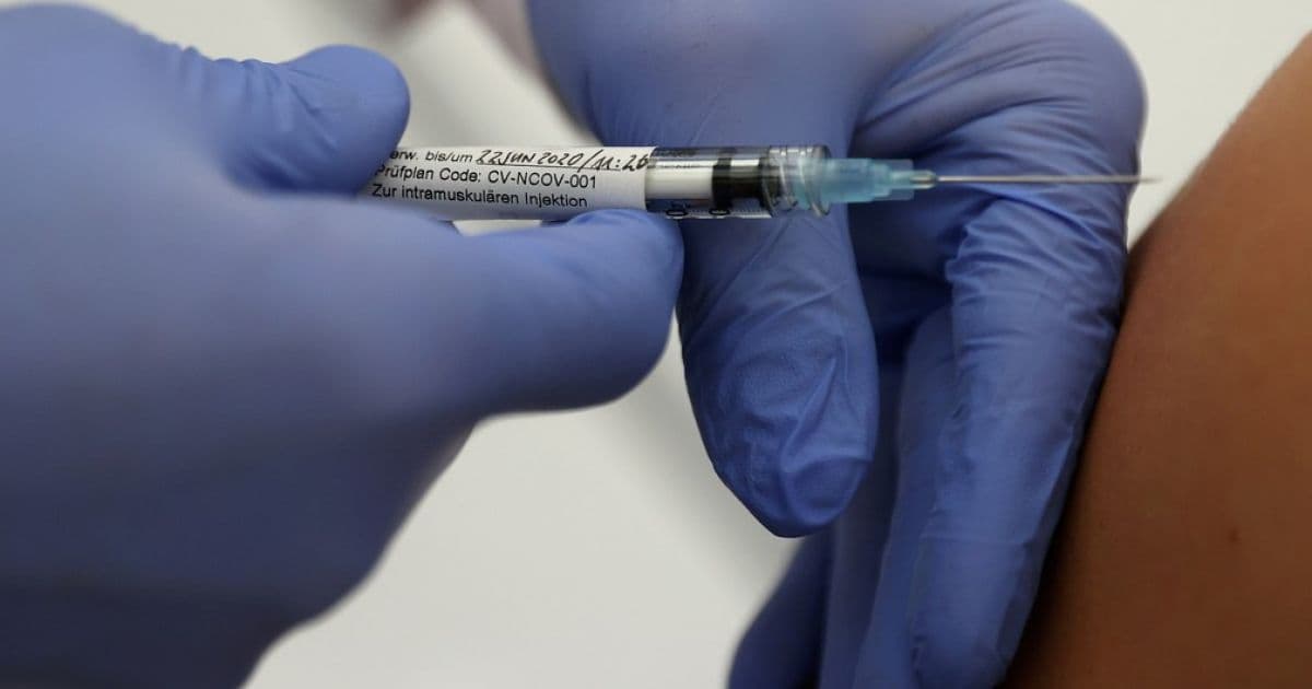 Fiocruz anuncia que deve começar a produzir vacina contra a Covid-19 em dezembro