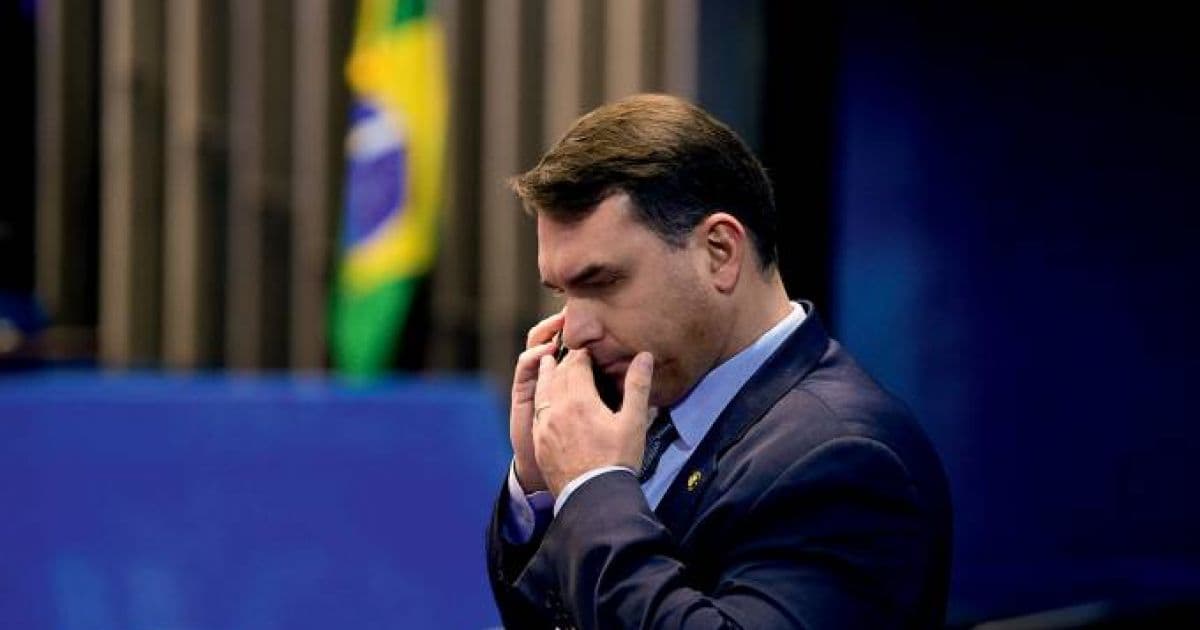 Justiça proíbe TV Globo de exibir documentos do caso Flávio Bolsonaro 