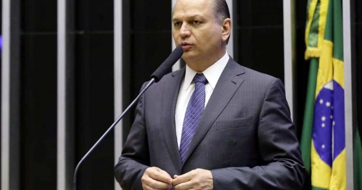 Líder do governo na Câmara rebate críticas e garante Renda Cidadã dentro do teto de gastos
