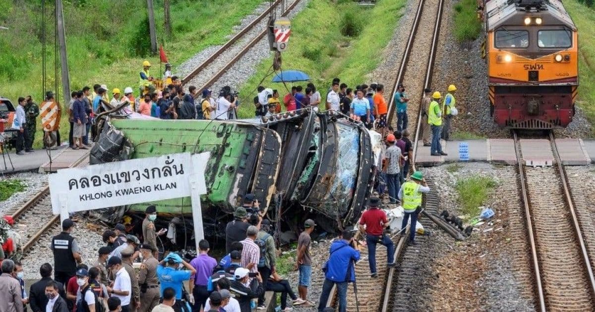 Acidente entre trem e ônibus mata 20 e deixa 30 feridos na Tailândia 