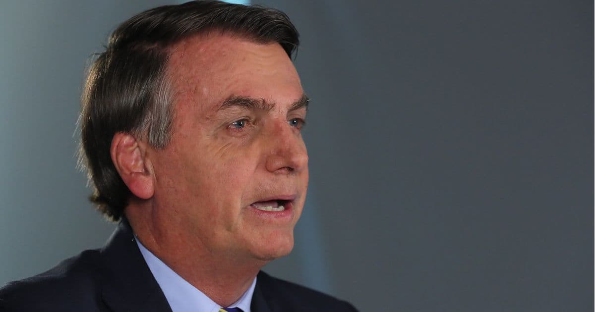 Bolsonaro diz que Pazuello fica no governo e que não vai recuar em decisão sobre Coronavac