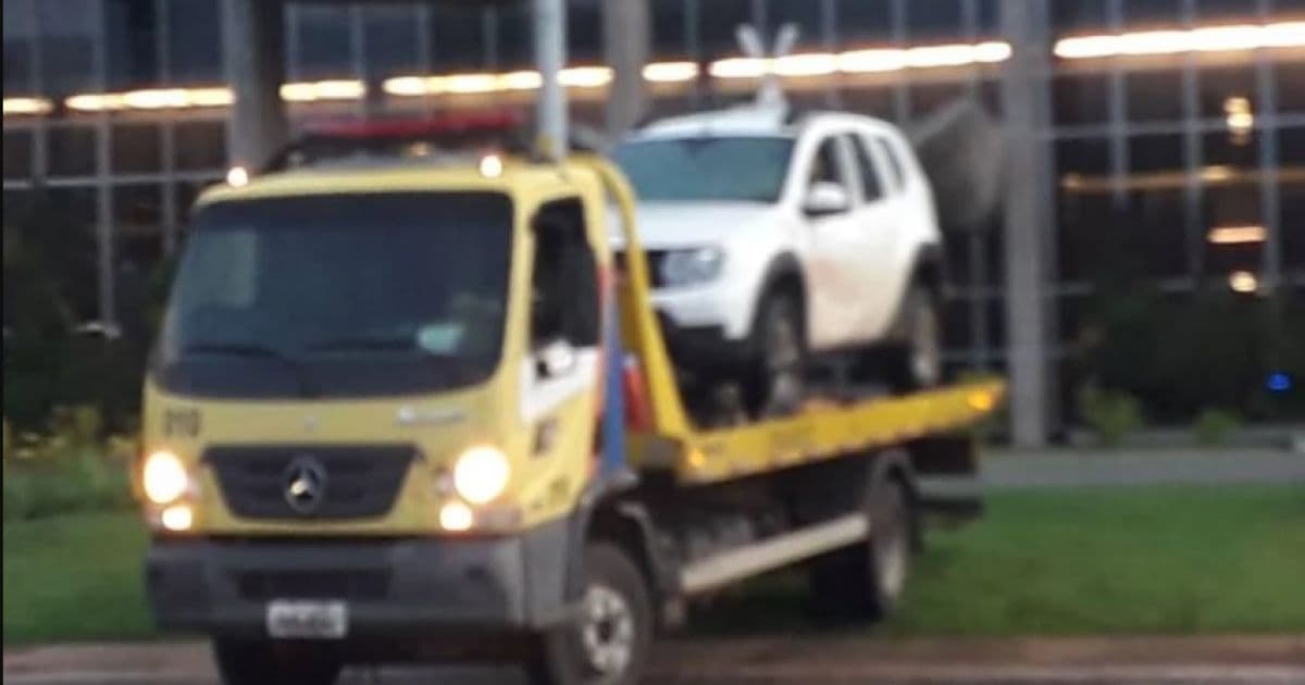 Carro sem motorista invade Ministério da Justiça; Polícia investiga tentativa de atentado