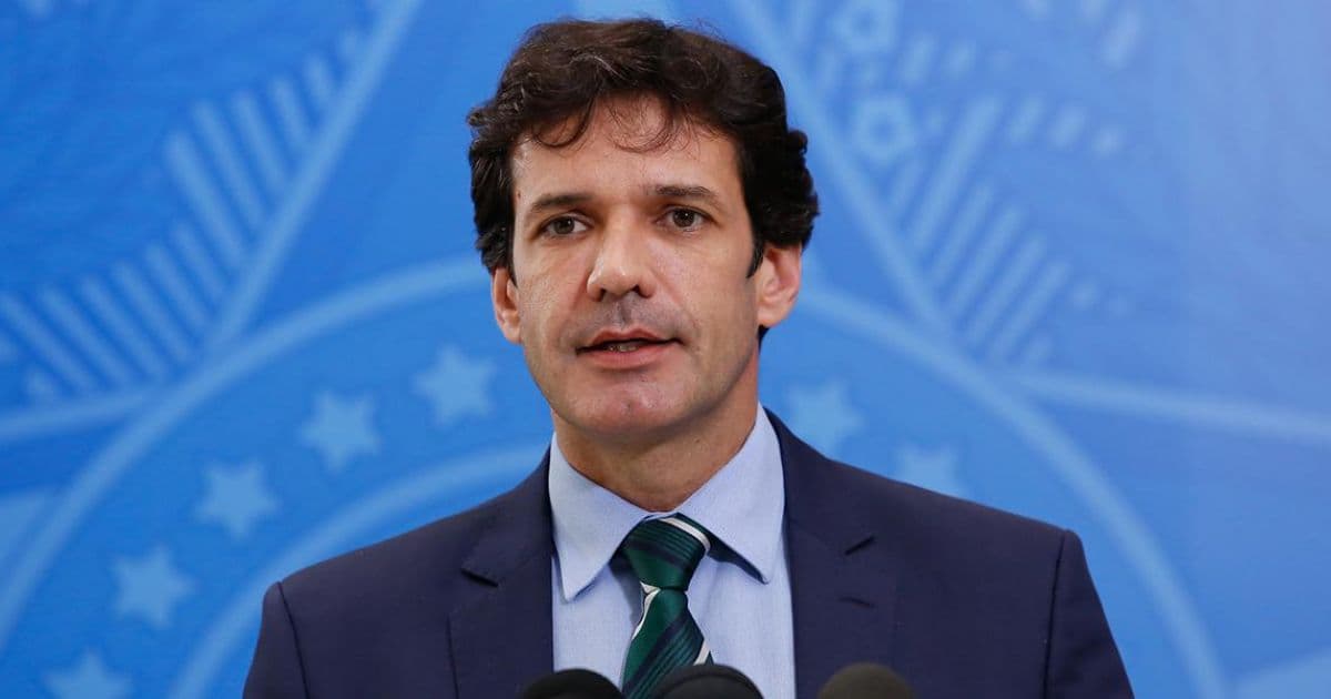 Bolsonaro demite ministro do Turismo após ataque a Luiz Eduardo Ramos no WhatsApp