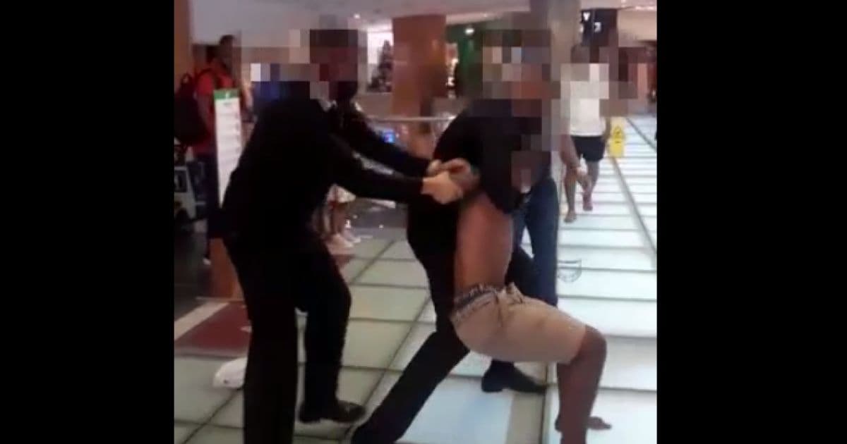 Segurança dá 'mata leão' para expulsar adolescente negro do Salvador Shopping