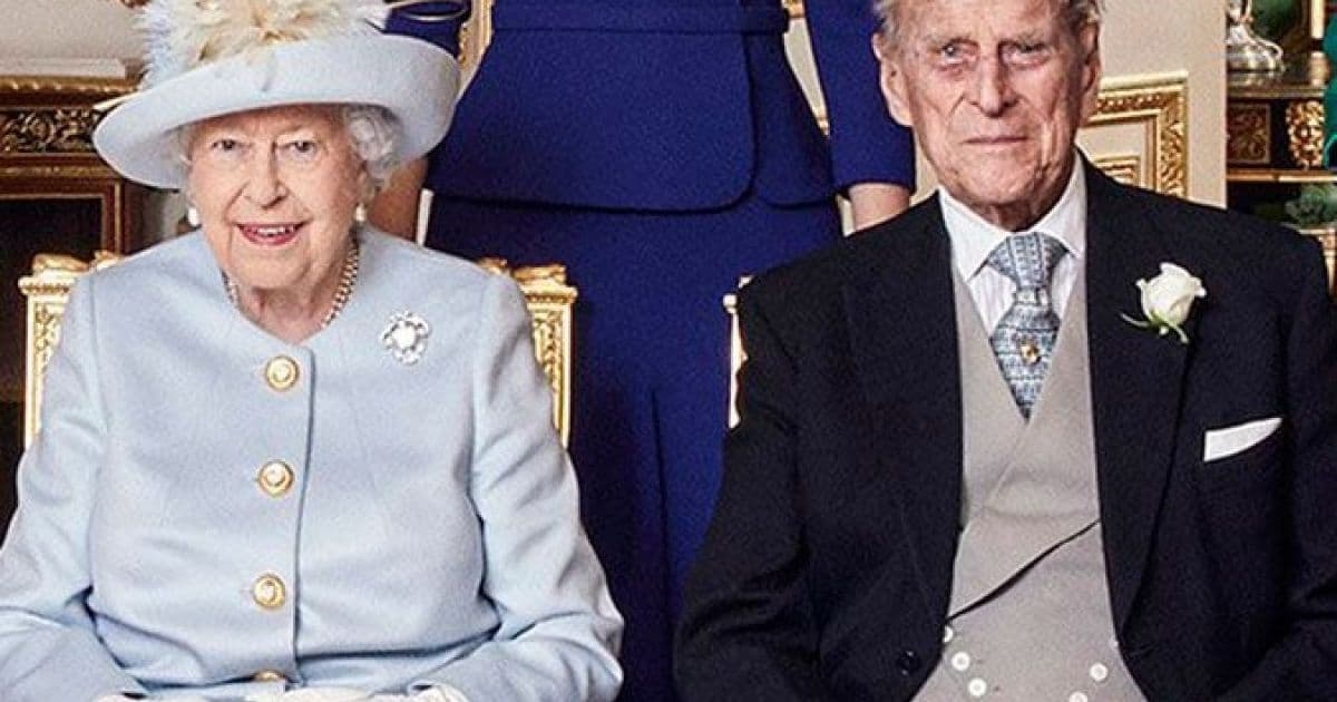 Rainha Elizabeth II e Príncipe Philip são vacinados contra a Covid-19 no Reino Unido
