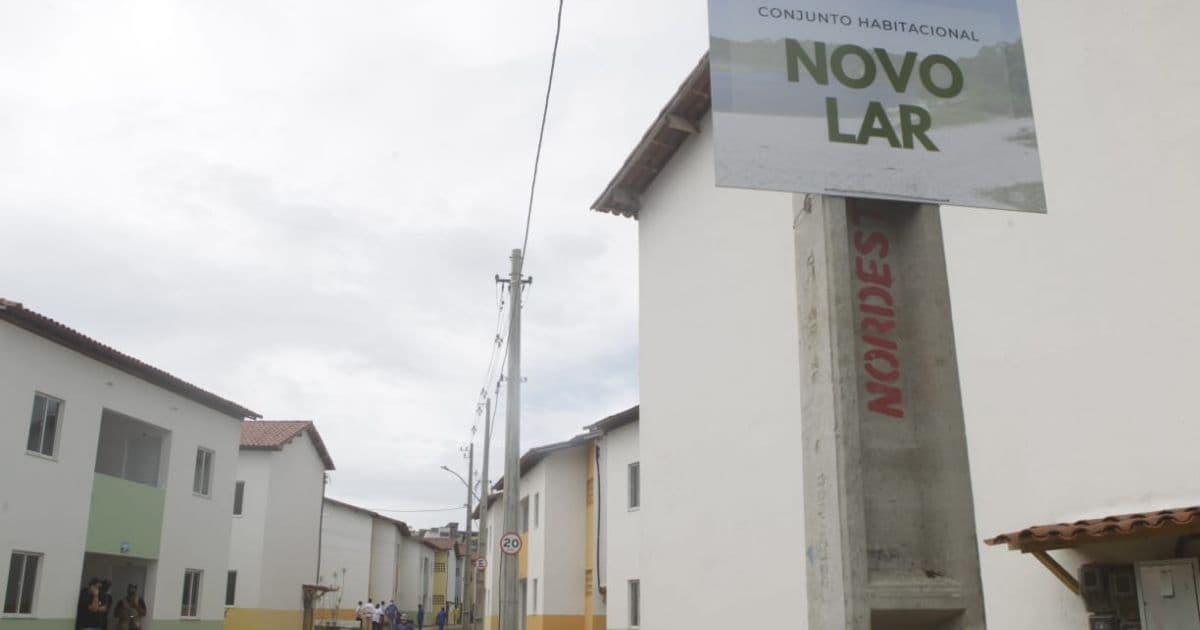 Governo do estado entrega casas a 104 famílias da Baixa do Soronha, em Salvador 
