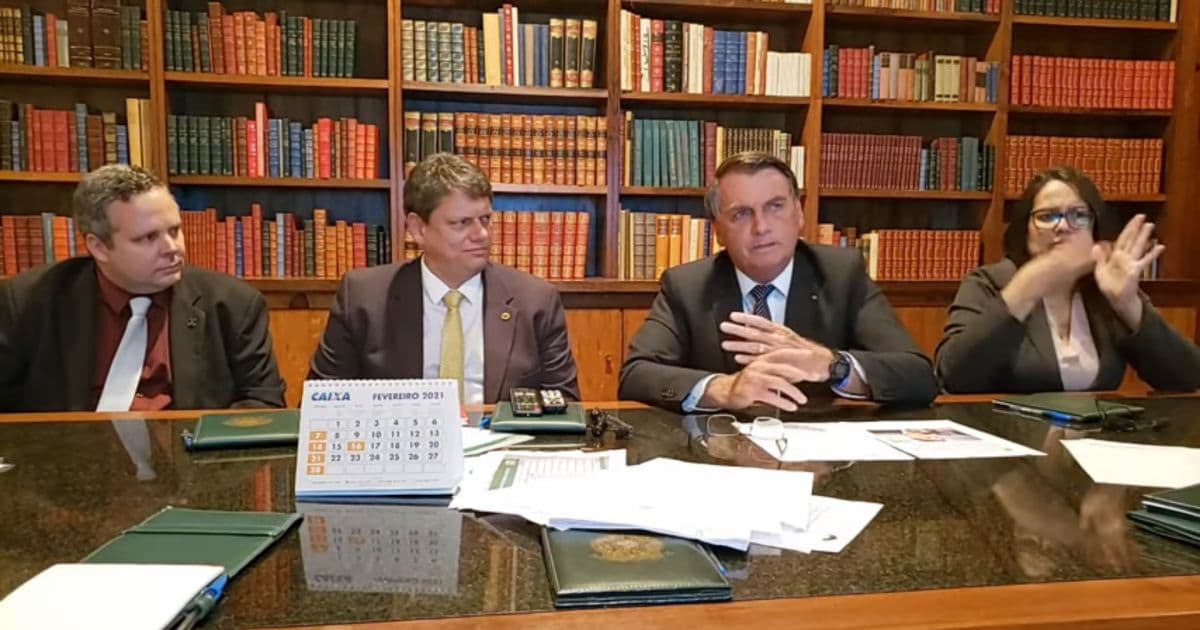 Em live, Bolsonaro não comenta caso de deputado aliado preso por ofensas ao STF