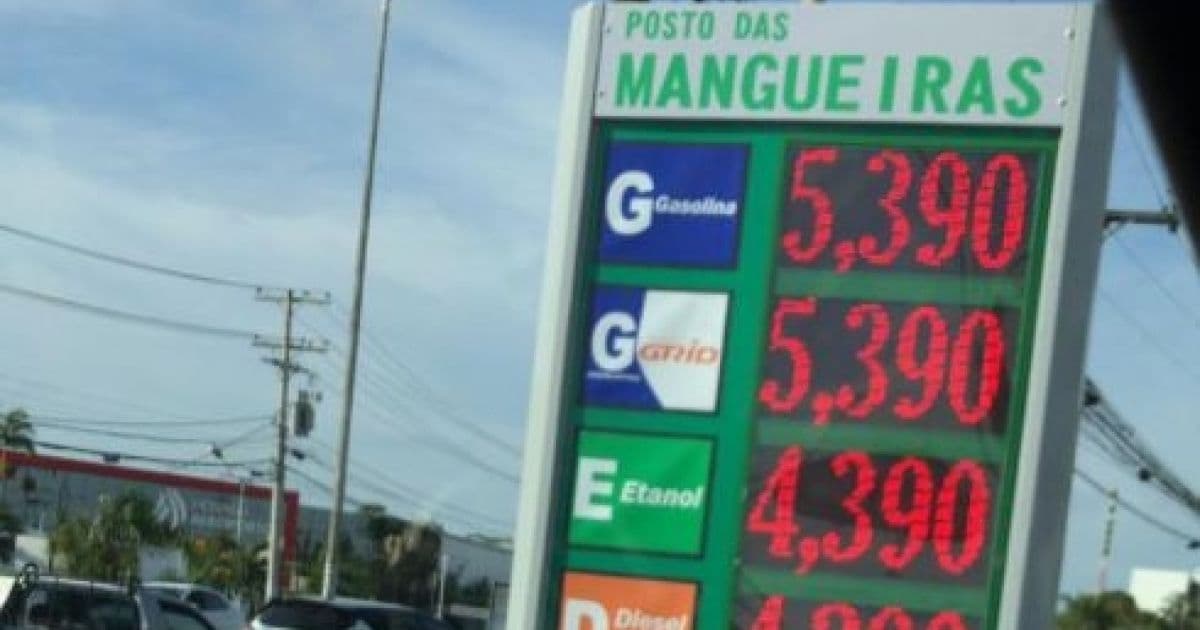 Postos aplicam reajuste anunciado pela Petrobras, e gasolina custa até R$ 5,39 na RMS