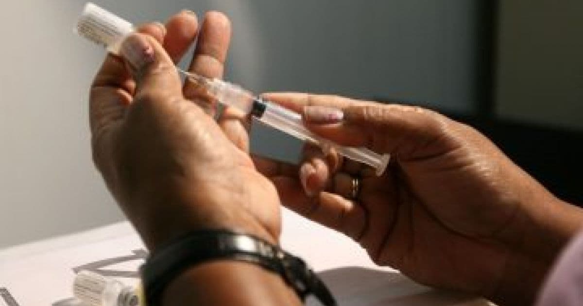 Câmara aprova texto-base de PL que autoriza compra de vacinas por empresas privadas