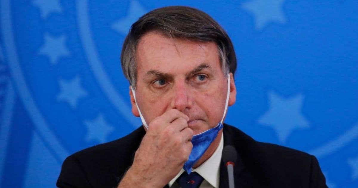 Bolsonaro assina novo decreto do Fundeb e volta a criticar medidas restritivas no país