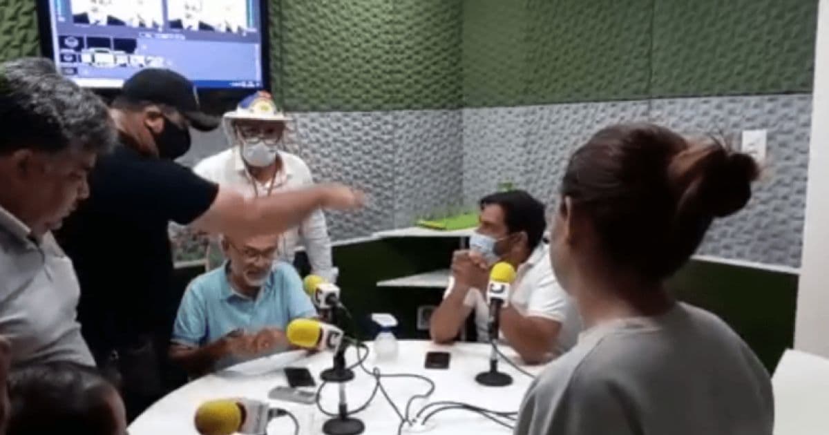 Homens invadem estúdio em PE e ameaçam agredir radialista que criticou Bolsonaro