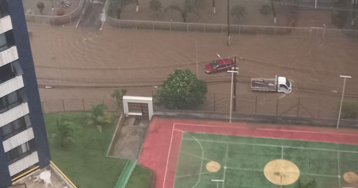 Chuva provoca alagamentos em Salvador; Pituba tem maior volume acumulado em 6h