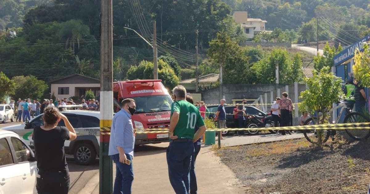Adolescente entra em escola municipal e mata duas crianças em Santa Catarina