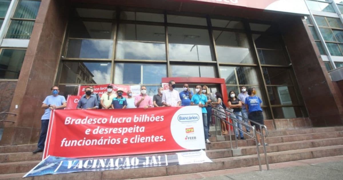 Sindicato dos Bancários realiza protesto em Salvador contra demissões no Bradesco