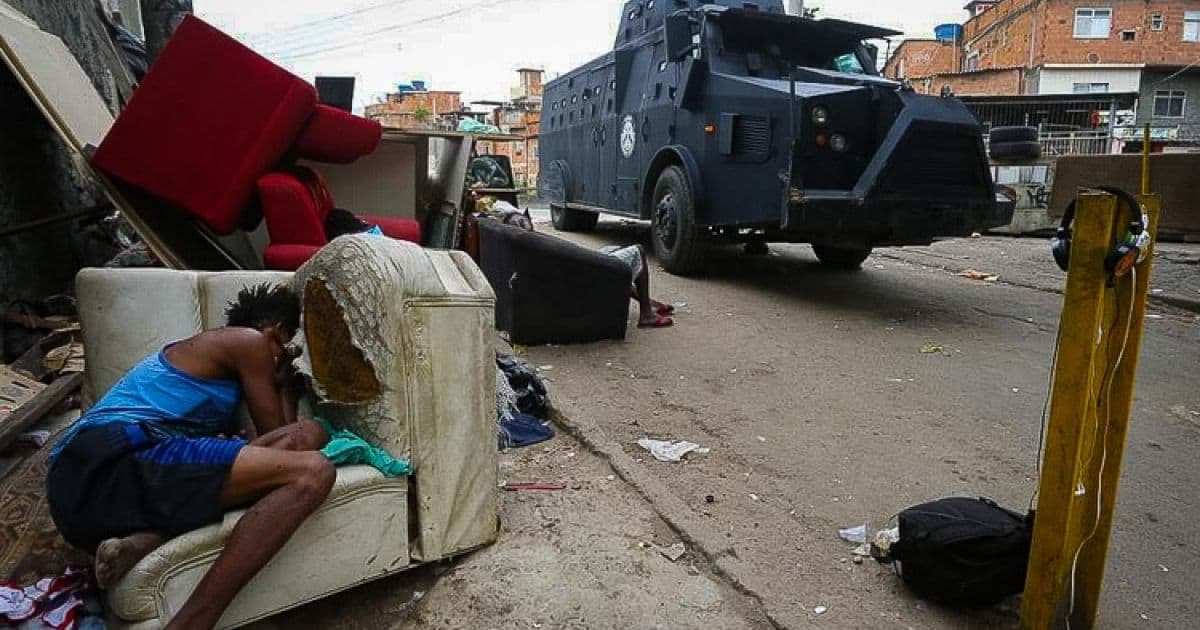 Advogado denuncia violência da polícia durante operação no Rio: 'Isso é barbárie'
