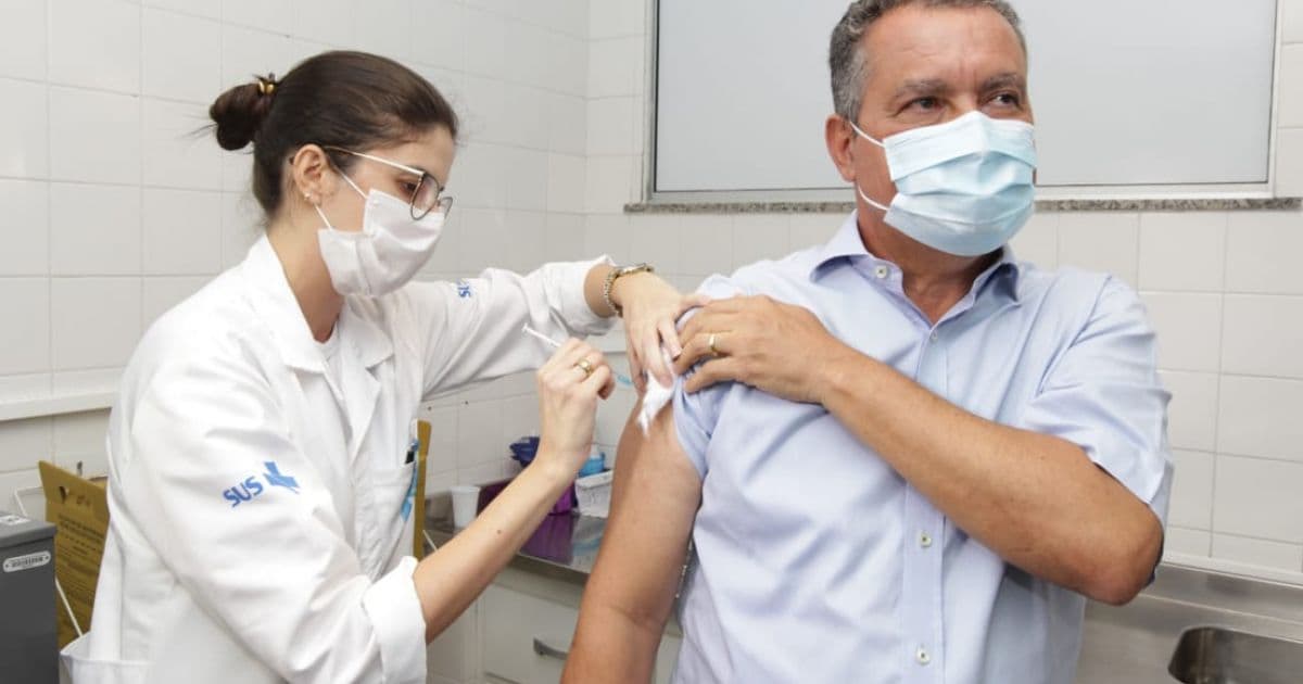 Governador Rui Costa recebe primeira dose de vacina contra a Covid-19