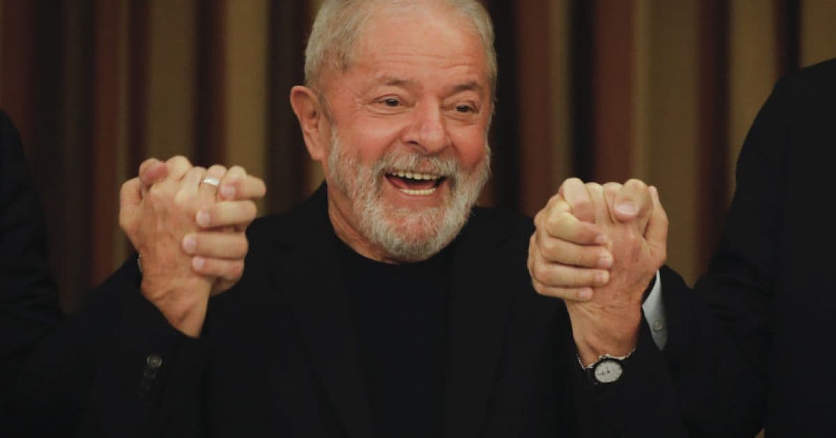 Lula lidera corrida eleitoral de 2022 e venceria Bolsonaro no 2º turno, diz Datafolha
