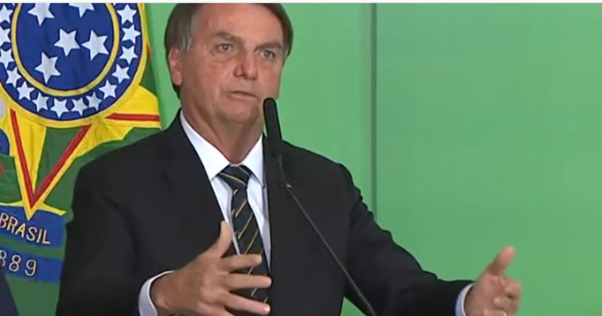 Alheio à ciência, Bolsonaro projeta suspensão de uso de máscara para quem já teve Covid