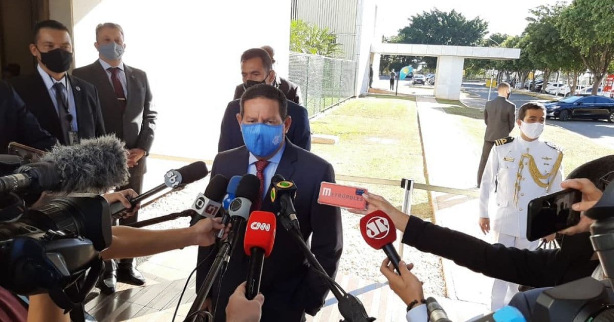 Mourão lamenta não ser convidado para reuniões do governo Bolsonaro: 'Sinto falta'