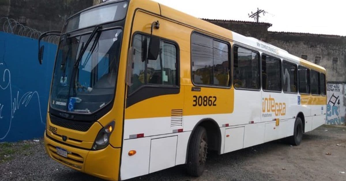 Cerca de 30 passageiros são assaltados em ônibus por homem armado na Bonocô