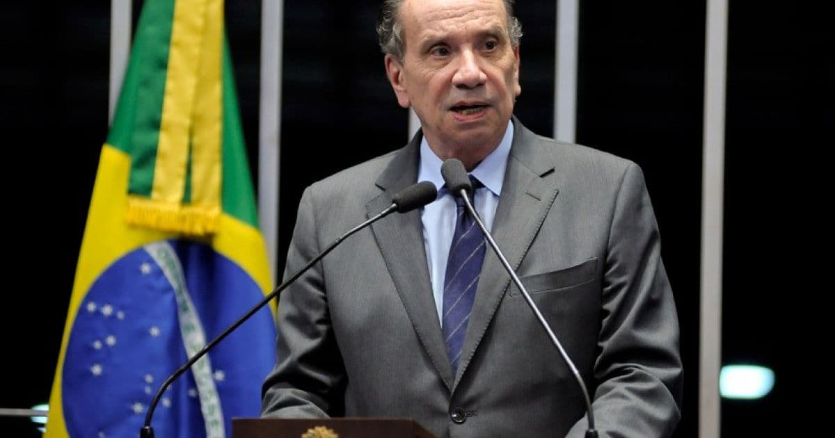 'Eleição foi limpa, perdemos porque faltou voto', diz vice de Aécio após fala de Bolsonaro