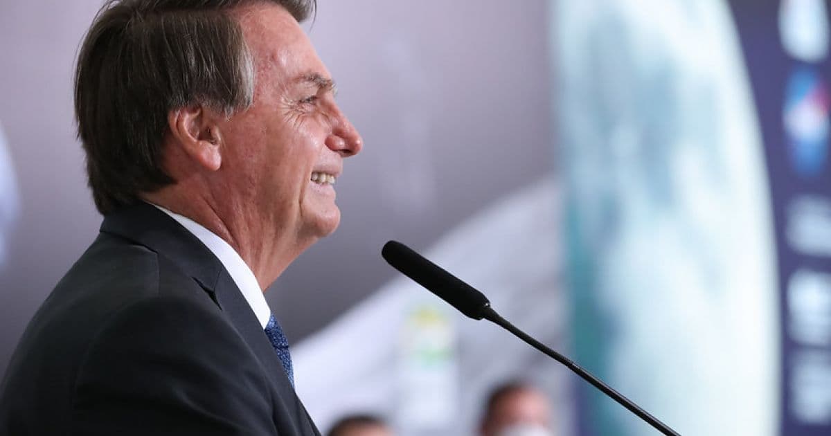 Por voto impresso, Bolsonaro fala em 'eleições limpas' e ataca pleito de 2022