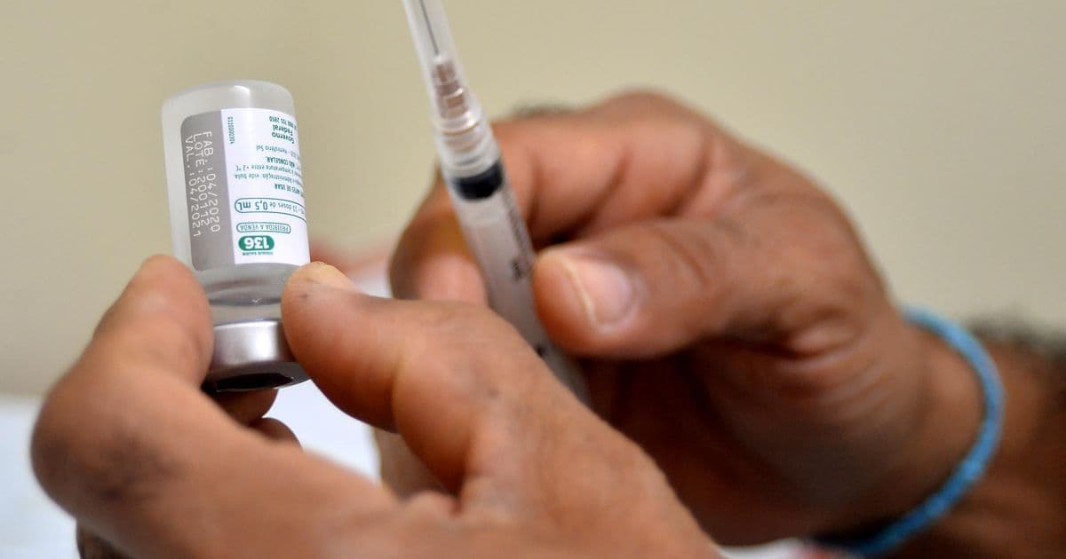 Covid-19: Vilas-Boas questiona critérios para distribuição de doses da vacina a estados