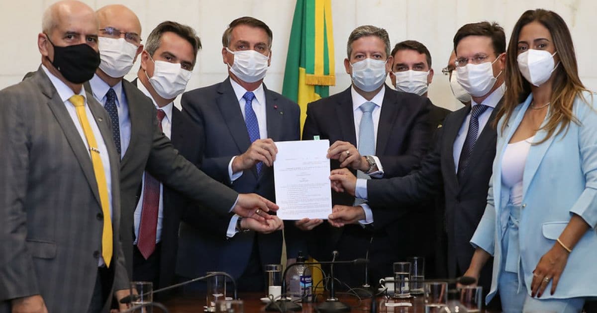 Apesar de verem importância no Auxílio Brasil, deputados baianos têm dúvidas sobre projeto 