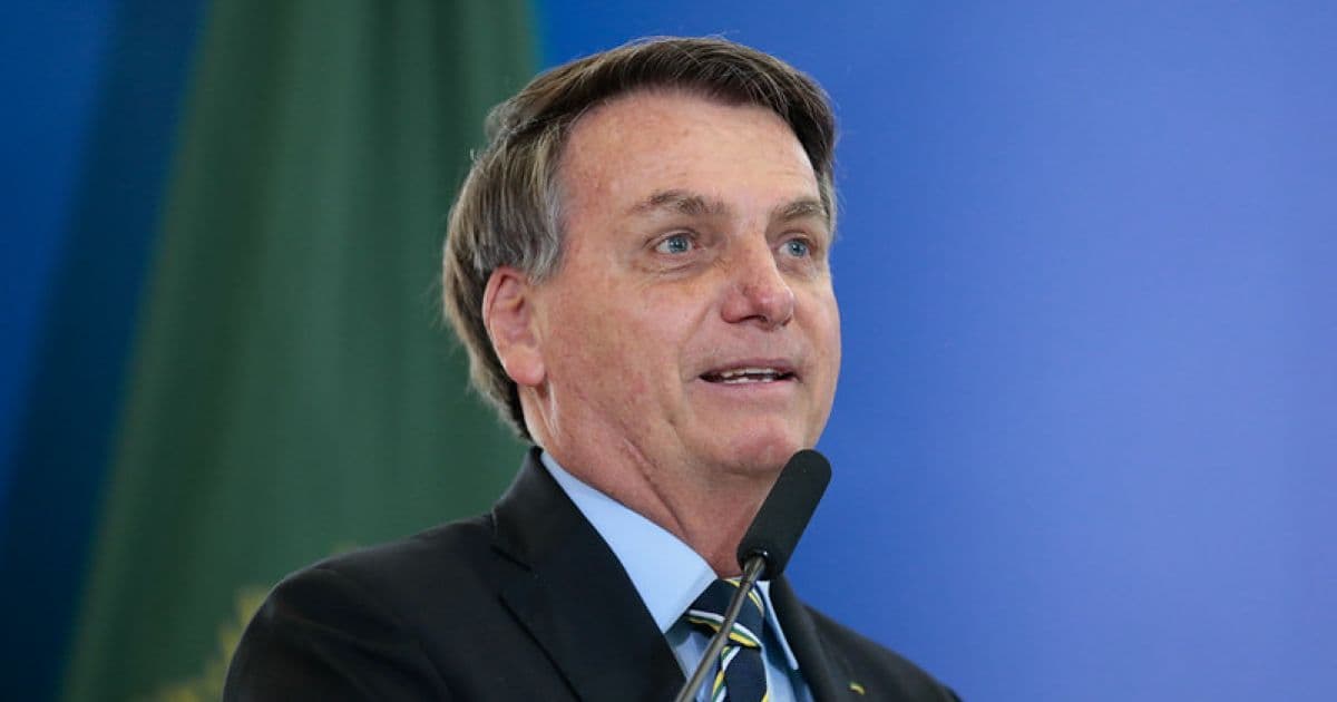 Bolsonaro vai pedir que Senado abra processo contra Barroso e Moraes