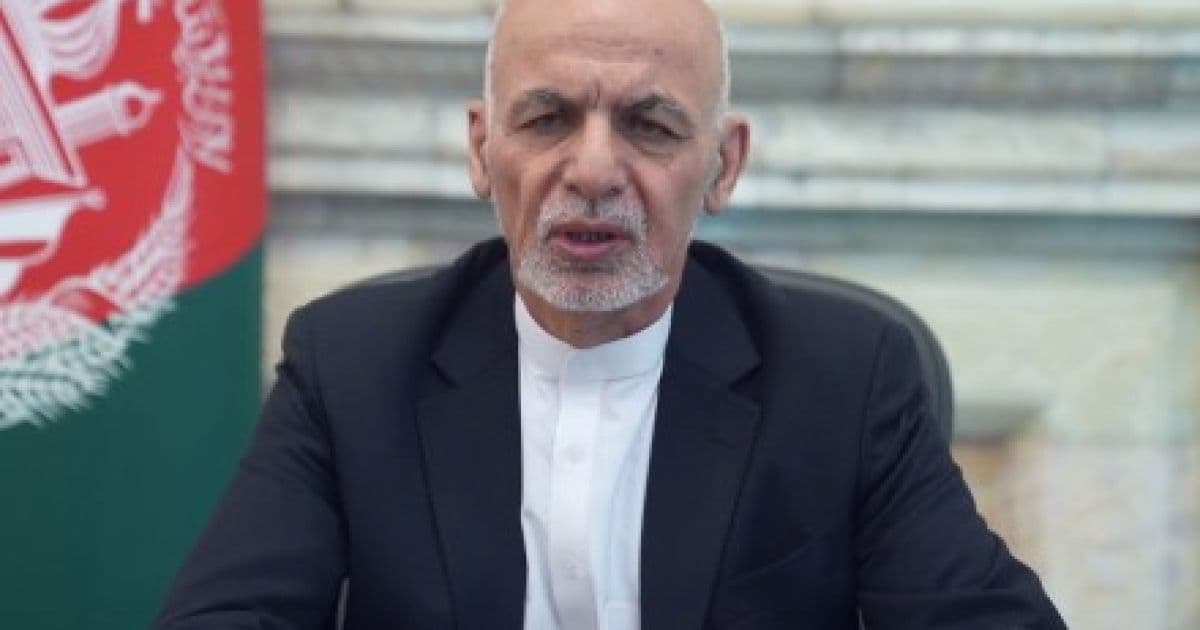 Presidente do Afeganistão deixa o país após Talibã cercar a capital