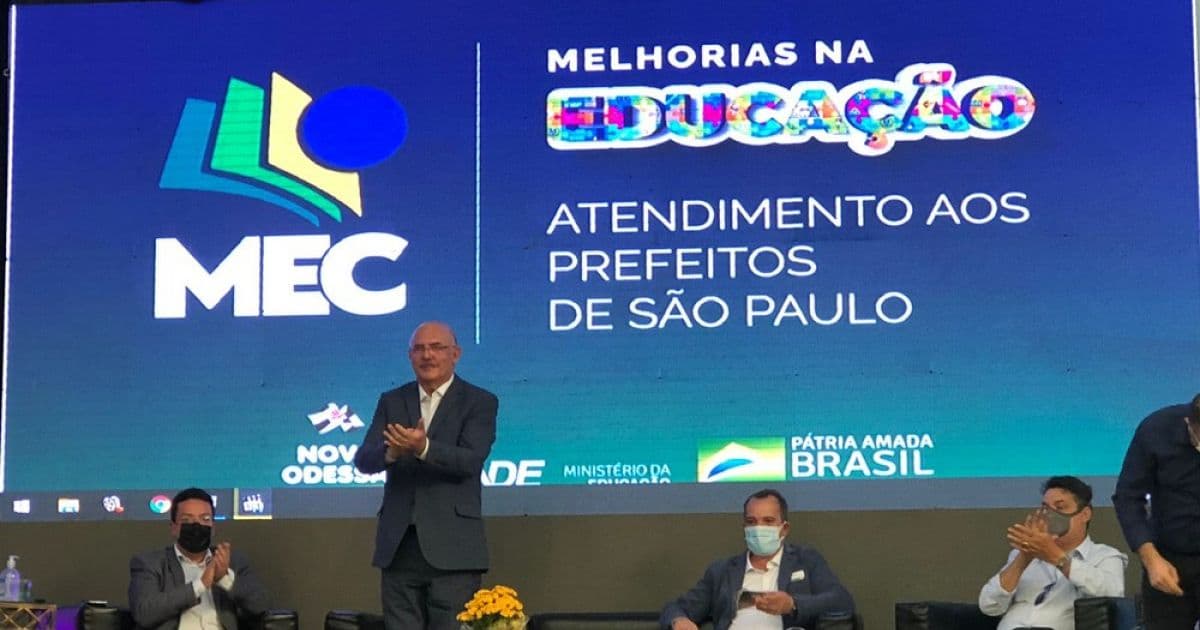 Ministro diz que diploma de universidade não adianta porque não há emprego no Brasil