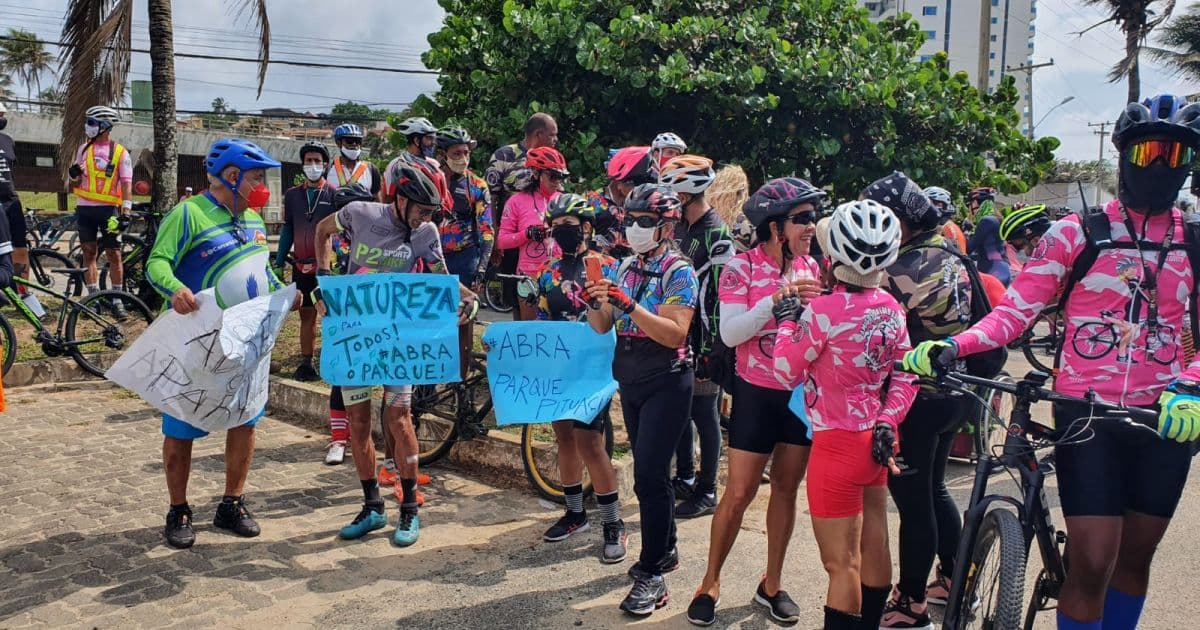 Manifestantes pedem a reabertura do Parque de Pituaçu, na orla de Salvador