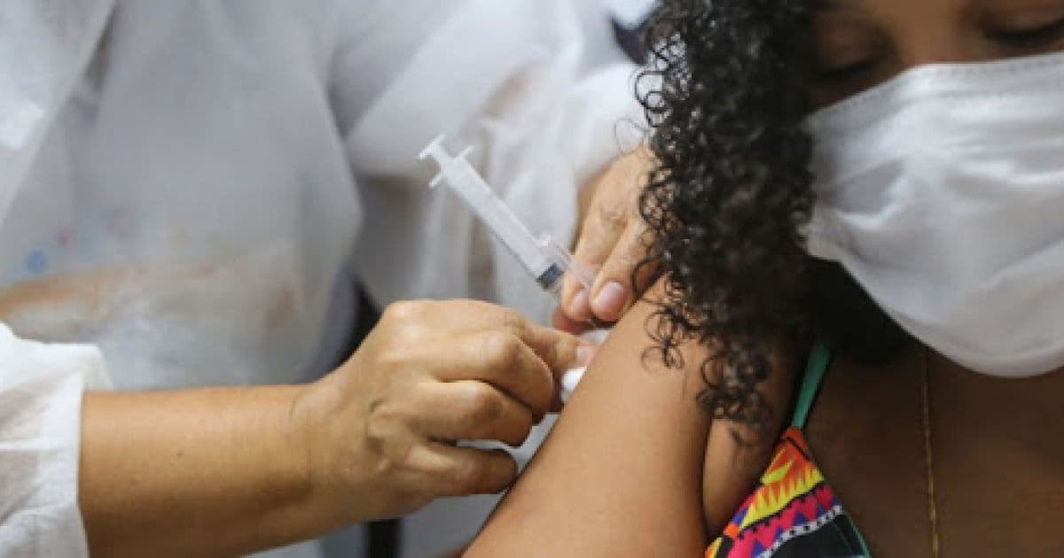 Salvador suspende vacinação sábado e retomará imunização contra Covid no domingo 