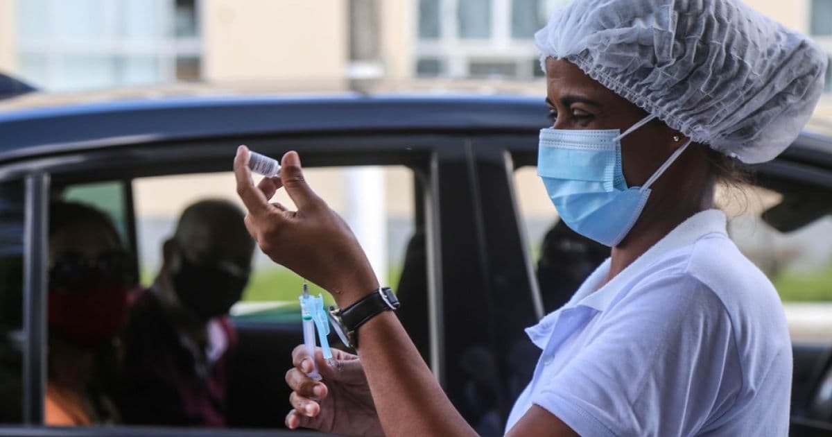 Vacinação contra Covid-19 em Salvador segue nesta terça 