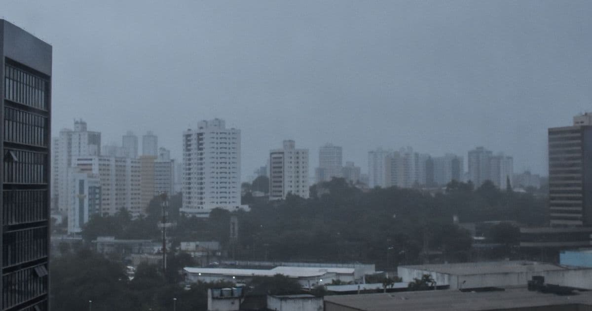 Chuvas devem permanecer ao longo do domingo em Salvador; Codesal emite alerta 