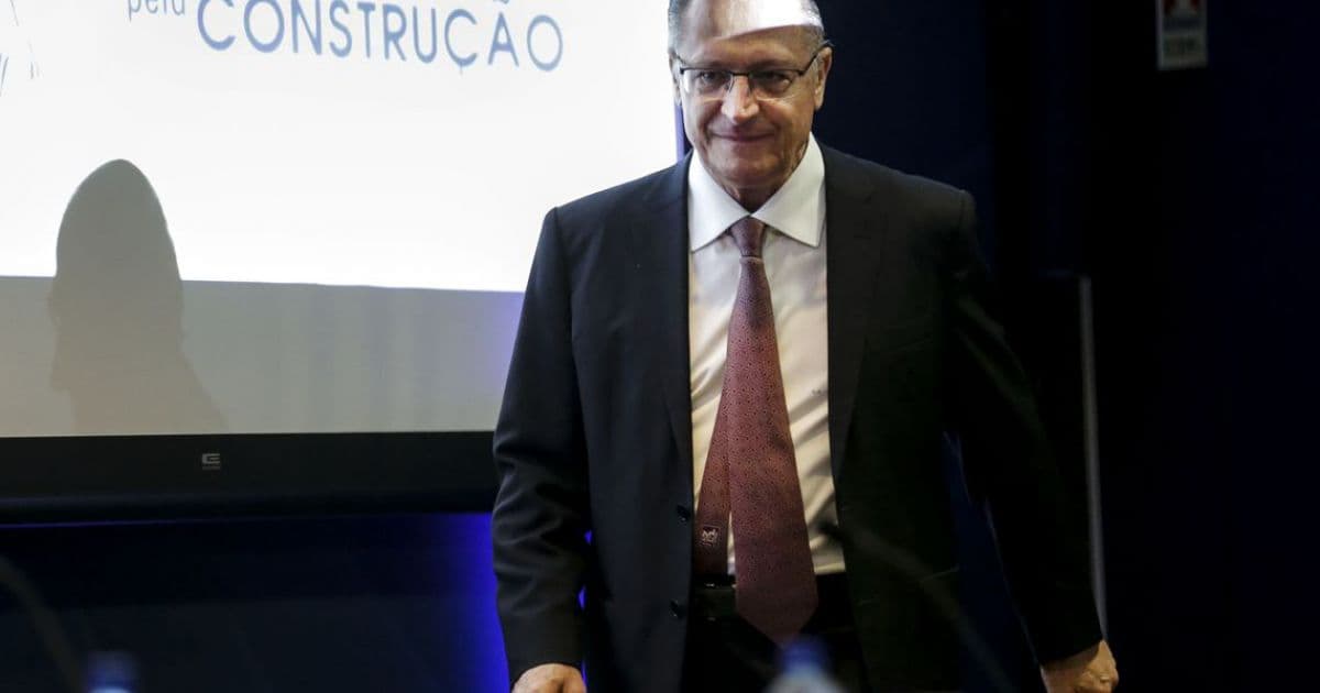 Alckmin mantém conversas com União Brasil e filiação não descartaria aliança com Lula