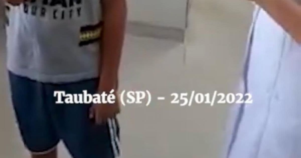 Vídeo: Enfermeira finge aplicar vacina contra Covid em criança de 11 anos em SP