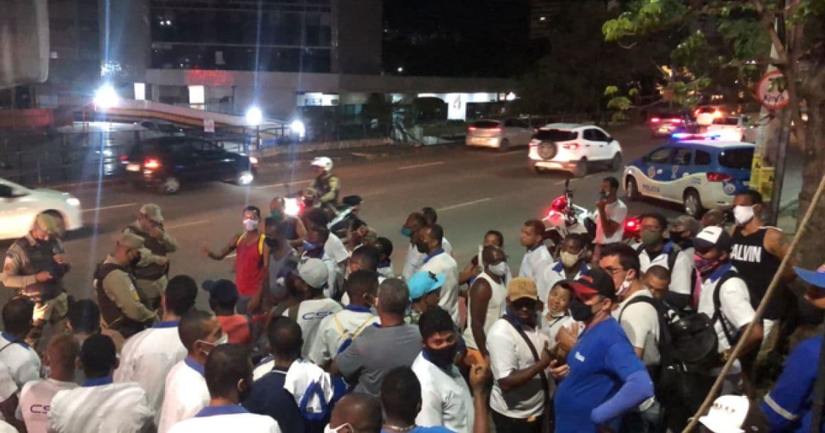 Rodoviários fazem manifestação na Tancredo Neves e cobram diálogo com a prefeitura