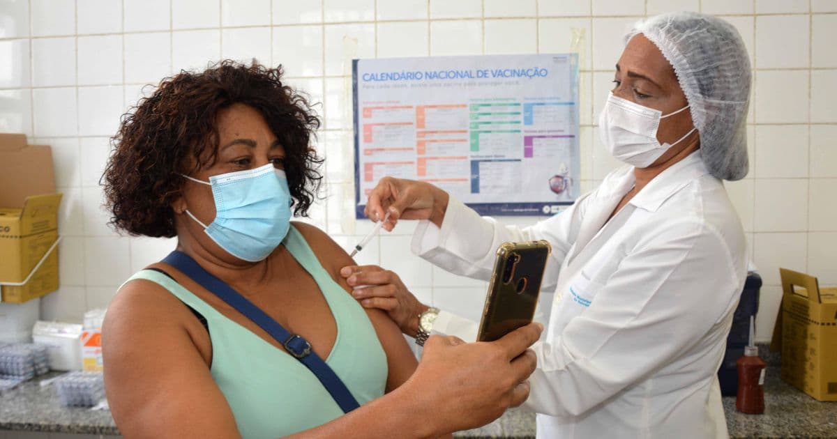 Capital baiana retoma vacinação com doses para todos os públicos nesta segunda